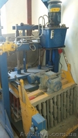 Прес для бетонних робіт в зборі з пресформами 1998 - <ro>Изображение</ro><ru>Изображение</ru> #1, <ru>Объявление</ru> #1311060