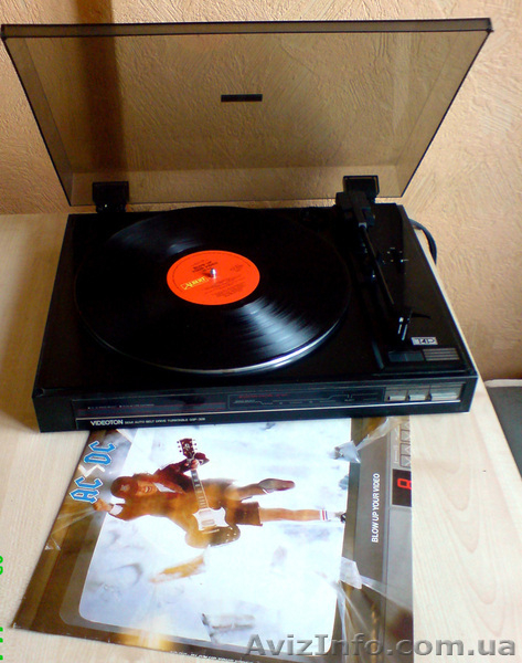 Проигрыватель виниловых дисков - <ro>Изображение</ro><ru>Изображение</ru> #1, <ru>Объявление</ru> #881793