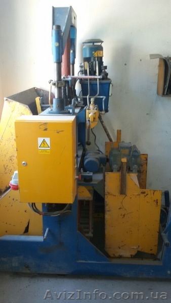 Прес для бетонних робіт в зборі з пресформами 1998 - <ro>Изображение</ro><ru>Изображение</ru> #4, <ru>Объявление</ru> #1311060