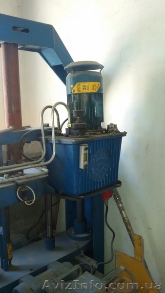 Прес для бетонних робіт в зборі з пресформами 1998 - <ro>Изображение</ro><ru>Изображение</ru> #2, <ru>Объявление</ru> #1311060