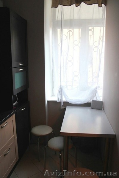 Сдается посуточно квартира с современным дизайнерским ремонтом - <ro>Изображение</ro><ru>Изображение</ru> #5, <ru>Объявление</ru> #1317303