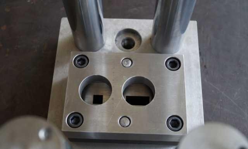 Штамп вирубний, виробниче обладнання, лінія для, інженерні рішення - <ro>Изображение</ro><ru>Изображение</ru> #2, <ru>Объявление</ru> #1667080